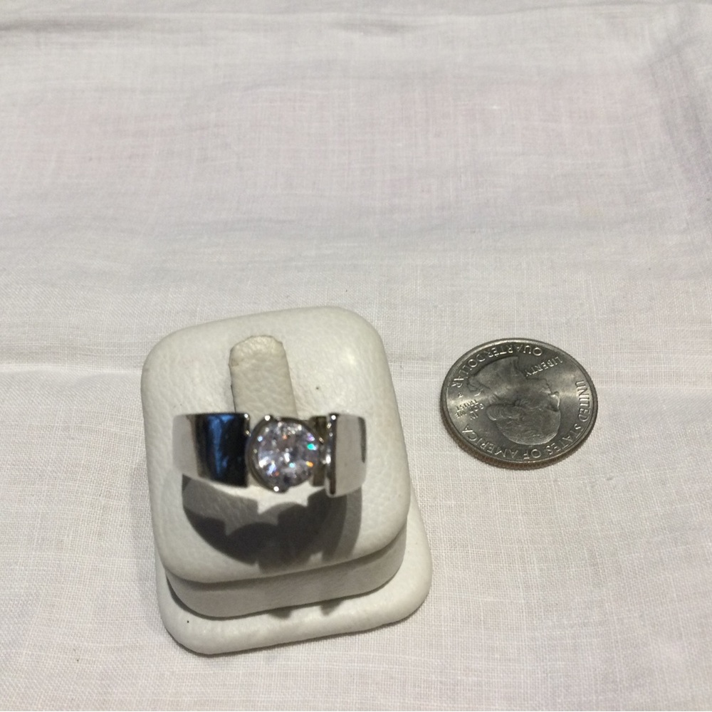 **SOLD** NWOT Fashion CZ Ring (C606)